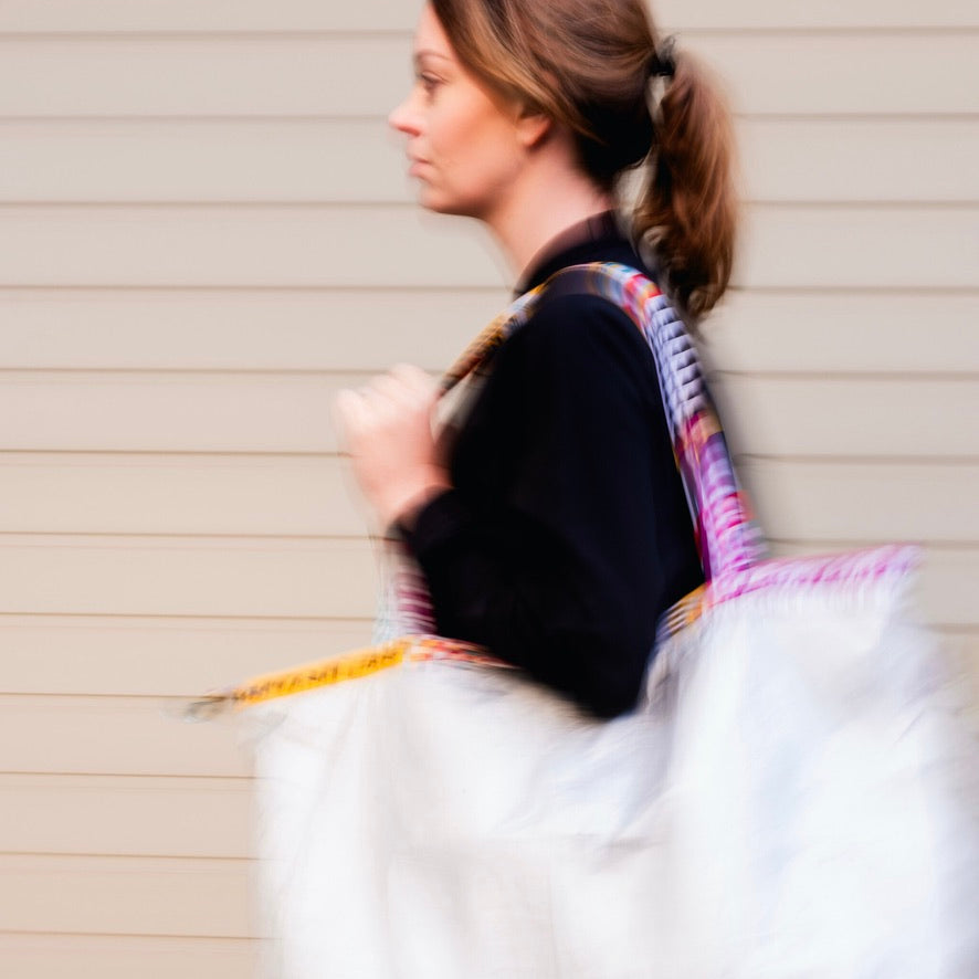 NOMAD shopper stříbrná : barevný popruh