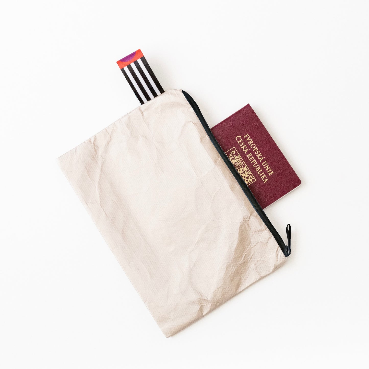 ARVO taštička stříbrná : barevný popruh