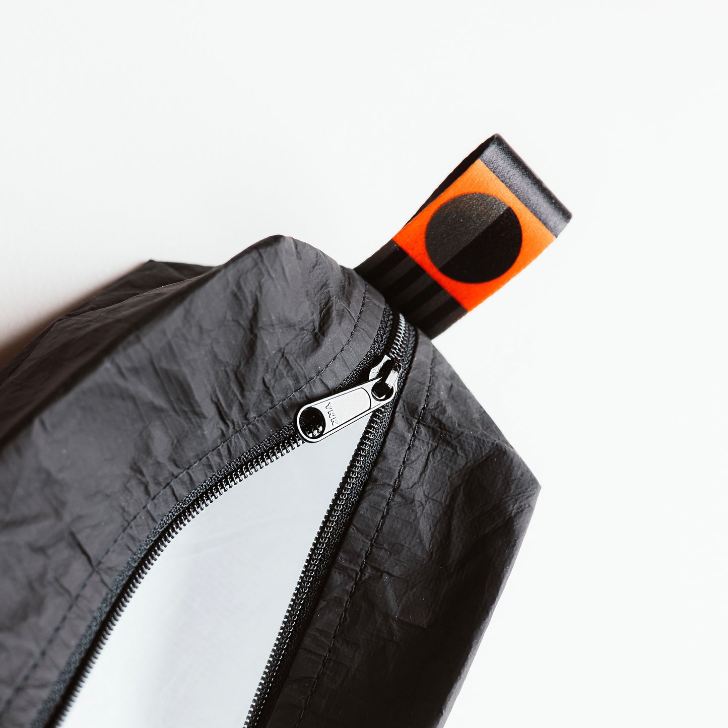 KYRA kosmetická taštička malá černá : černý popruh