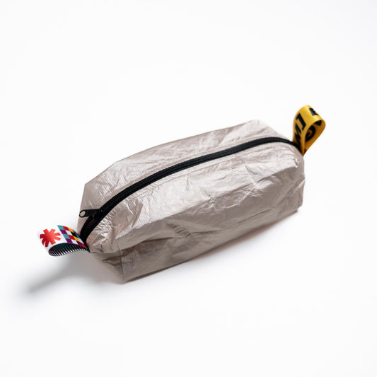 KYRA kosmetická taštička malá zlatá : barevný popruh