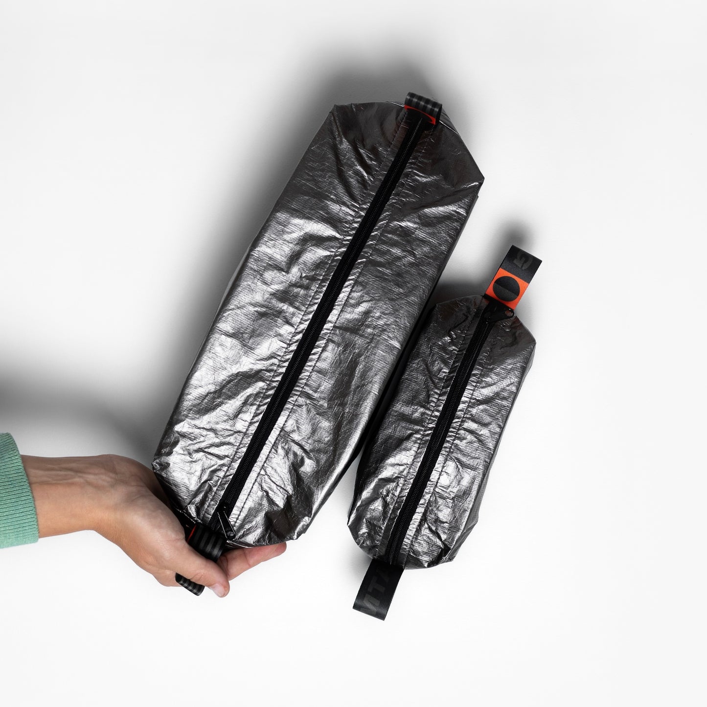 Set KYRA velká a malá kosmetická taštička grafitová : černý popruh