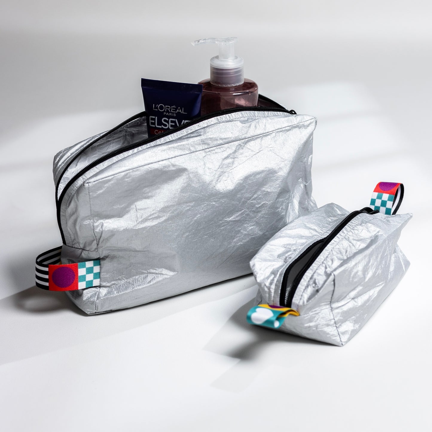 KYRA kosmetická taštička malá zlatá : barevný popruh